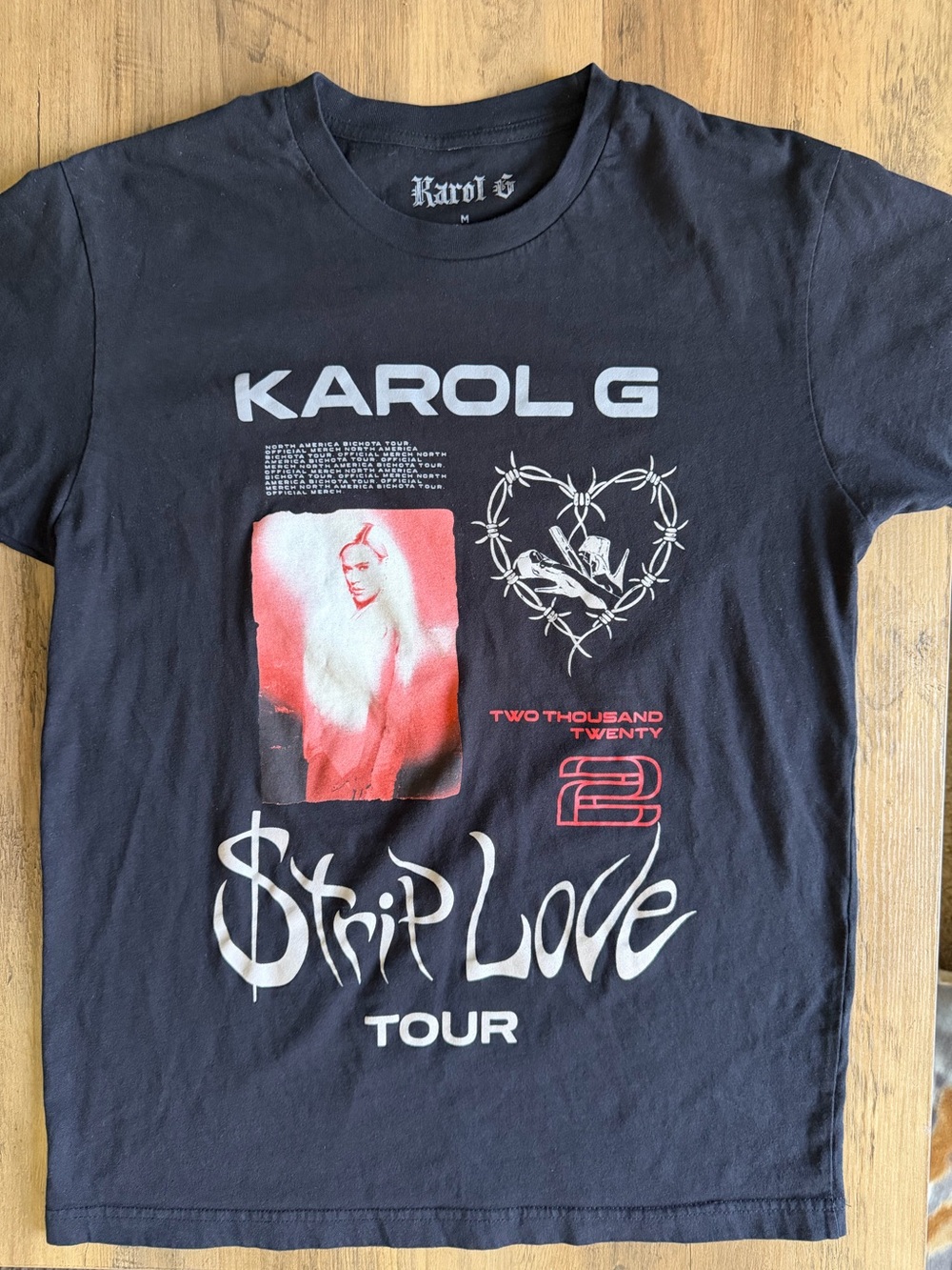Karol G Strip Love Tour (2022) T-Shirt size Medium